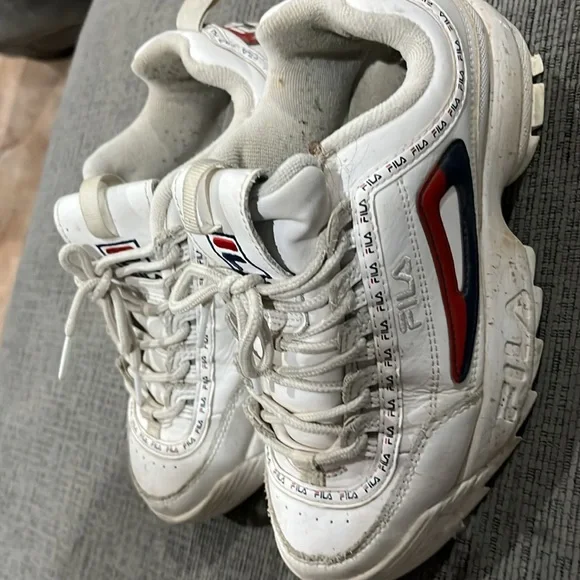 Filas - Picture 2 of 4